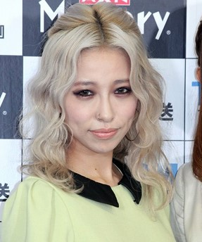 加藤ミリヤ　３